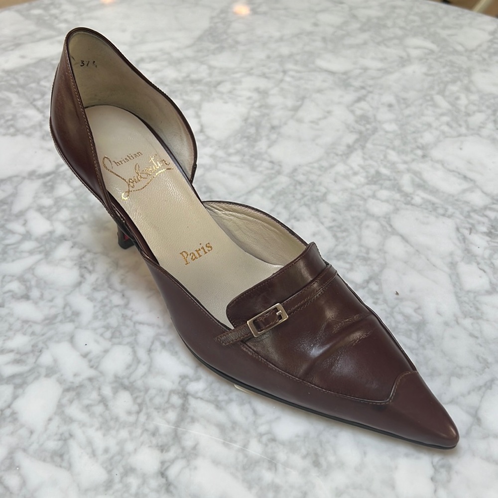 Louboutin Chocolate Brown Dorsay Kitten Heel Pumps. 37.5